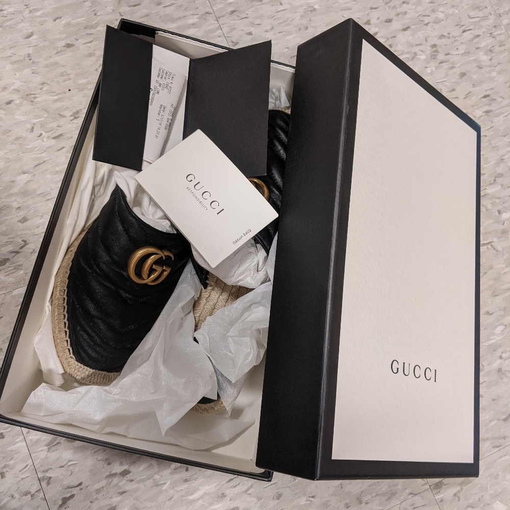 Gucci espadrille slides size 8 black
